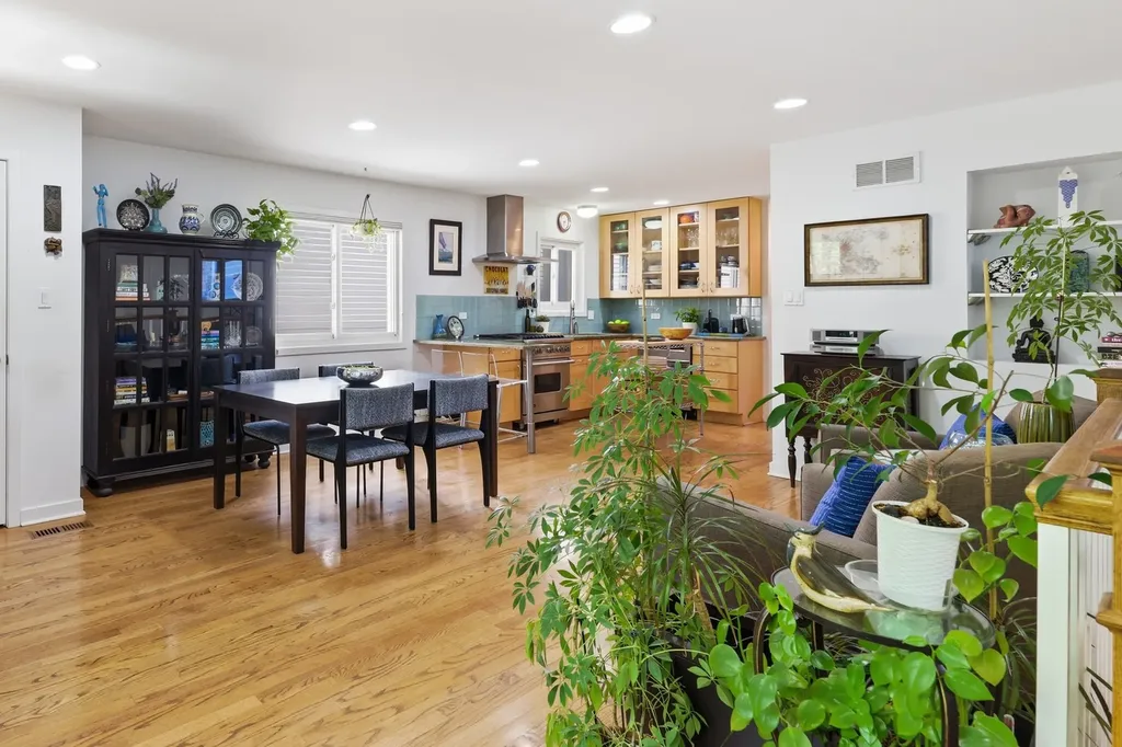 1429 West Huron Street Chicago IL 60642