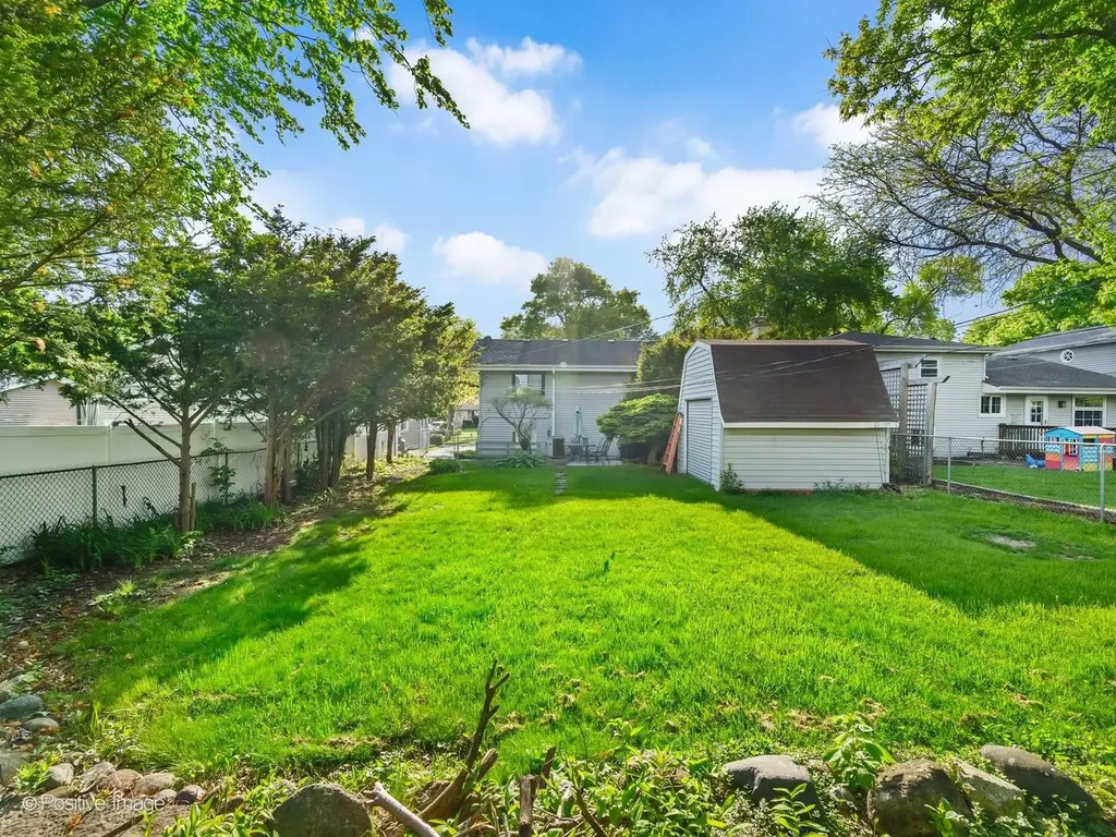 229 South Milton Avenue Glen Ellyn IL 60137