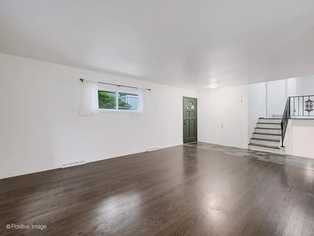 229 South Milton Avenue Glen Ellyn IL 60137