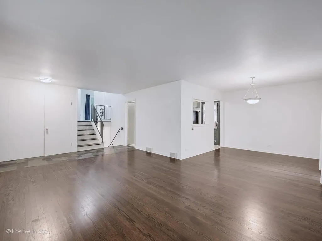 229 South Milton Avenue Glen Ellyn IL 60137