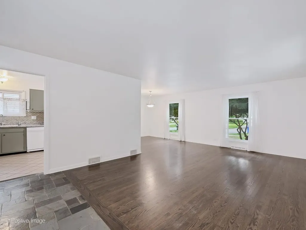 229 South Milton Avenue Glen Ellyn IL 60137