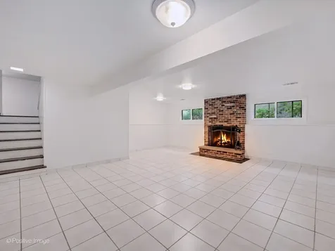 229 South Milton Avenue Glen Ellyn IL 60137