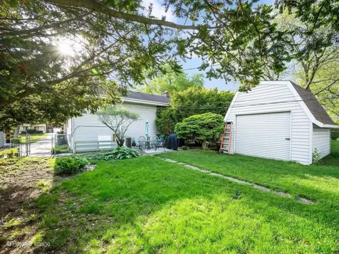 229 South Milton Avenue Glen Ellyn IL 60137