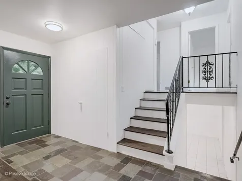 229 South Milton Avenue Glen Ellyn IL 60137