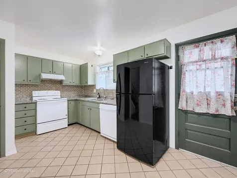229 South Milton Avenue Glen Ellyn IL 60137