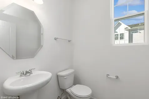137 Yorktown Court Libertyville IL 60048