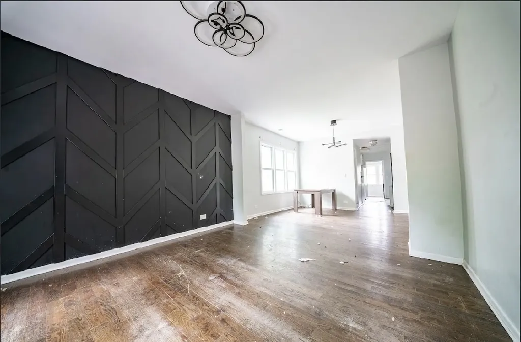 8942 South Baltimore Avenue Chicago IL 60617