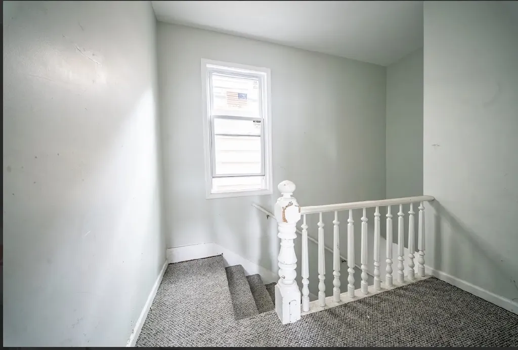 8942 South Baltimore Avenue Chicago IL 60617