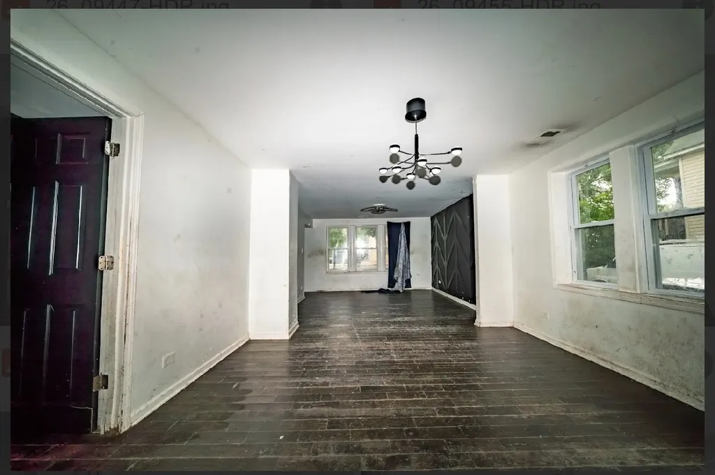8942 South Baltimore Avenue Chicago IL 60617