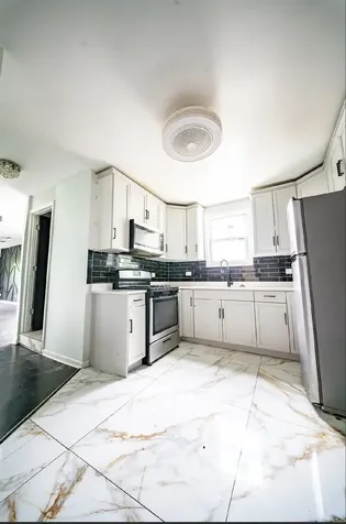8942 South Baltimore Avenue Chicago IL 60617