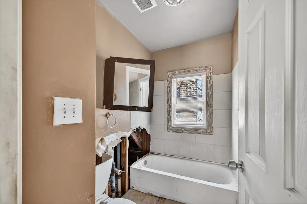 6603 South Oakley Avenue Chicago IL 60636