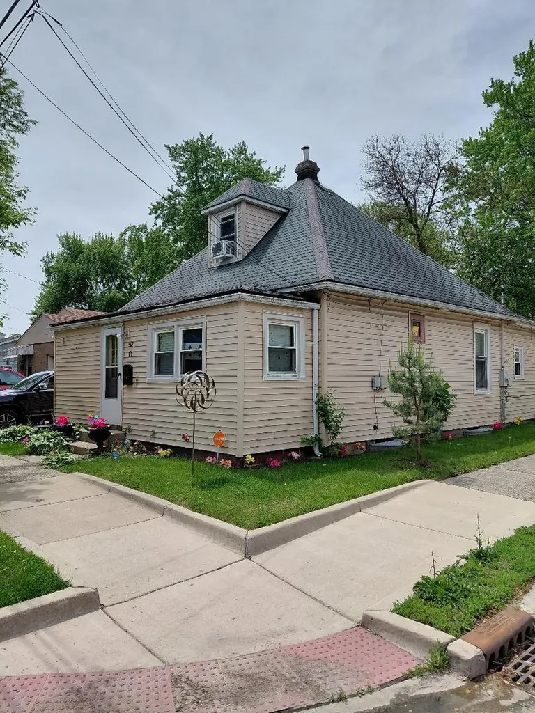 968 Lorraine Avenue Waukegan IL 60085