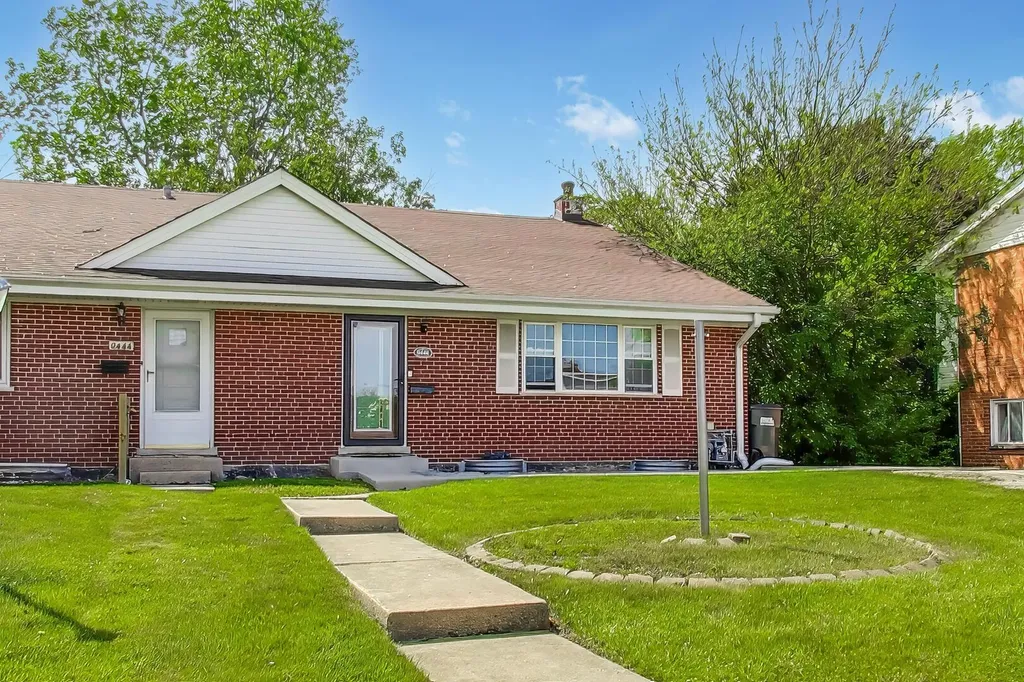 9448 North Oak Avenue Des Plaines IL 60016