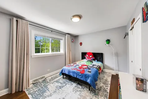 9448 North Oak Avenue Des Plaines IL 60016