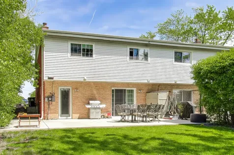 9448 North Oak Avenue Des Plaines IL 60016