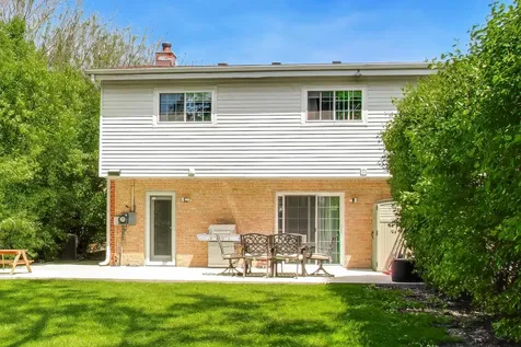 9448 North Oak Avenue Des Plaines IL 60016