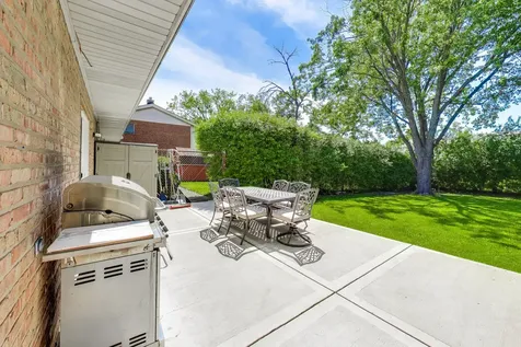9448 North Oak Avenue Des Plaines IL 60016