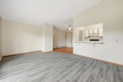 330 Leah Lane Woodstock IL 60098