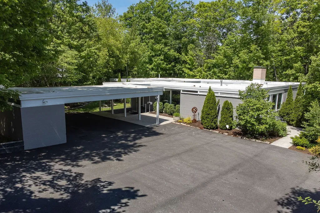 151 Maple Avenue Highland Park IL 60035