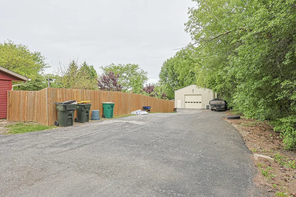 9012 Swanson Road Lake In The Hills IL 60156