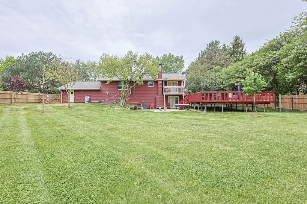 9012 Swanson Road Lake In The Hills IL 60156