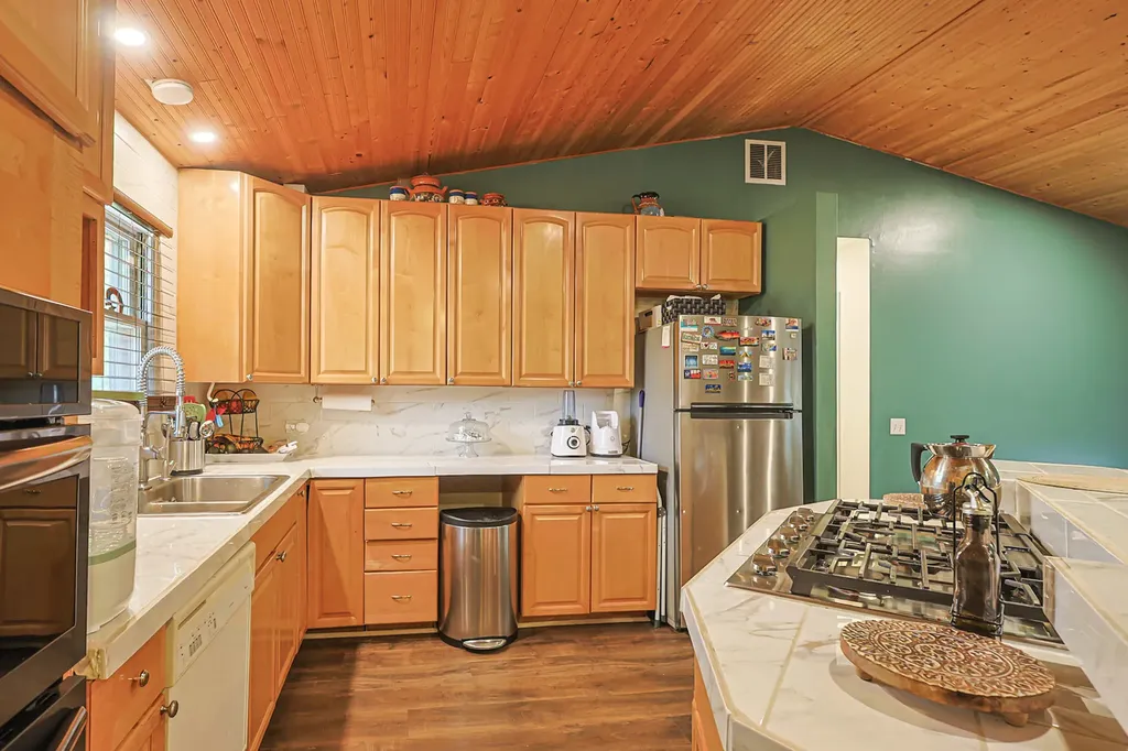 9012 Swanson Road Lake In The Hills IL 60156
