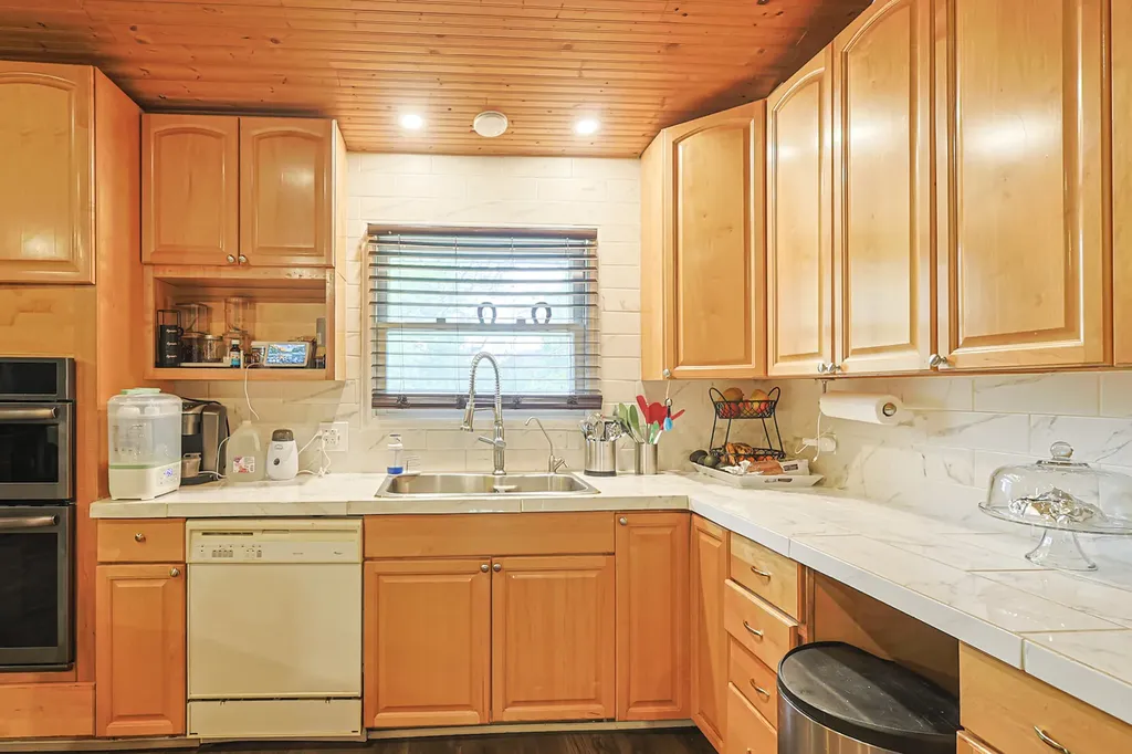 9012 Swanson Road Lake In The Hills IL 60156