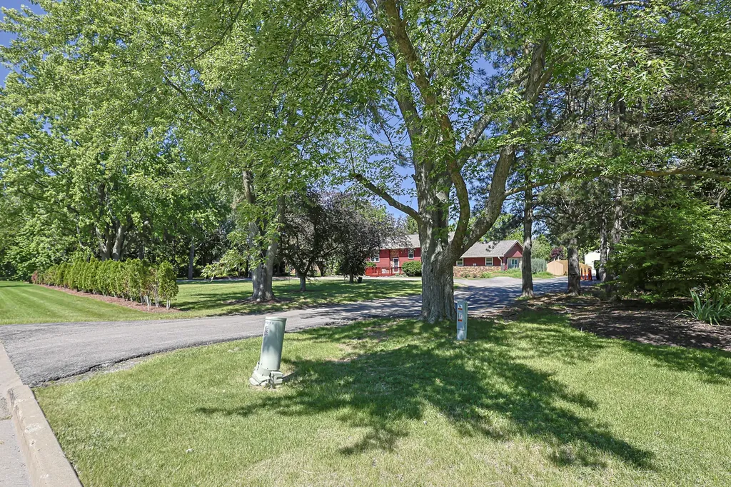 9012 Swanson Road Lake In The Hills IL 60156