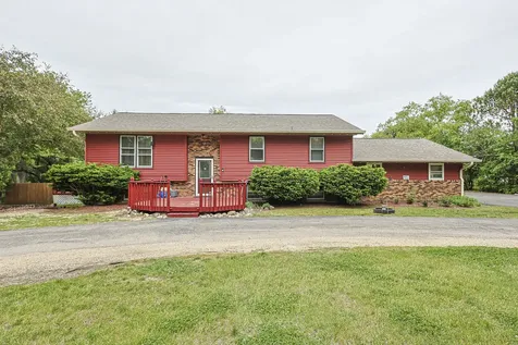 9012 Swanson Road Lake In The Hills IL 60156