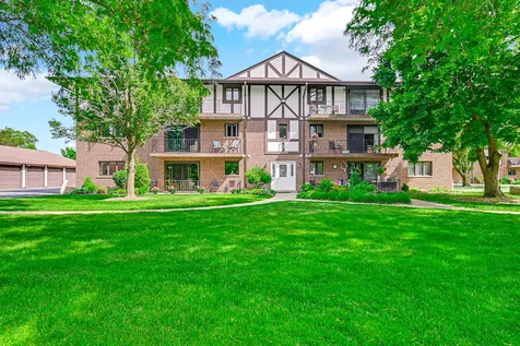 11015 South Theresa Circle Palos Hills IL 60465