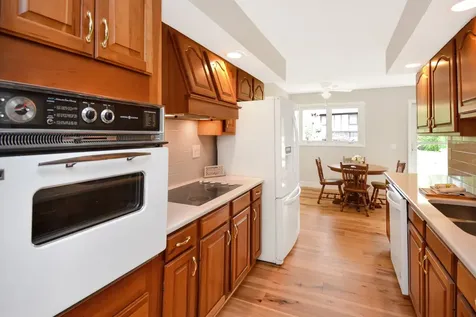 104 South Williamsburg Drive Bloomington IL 61704
