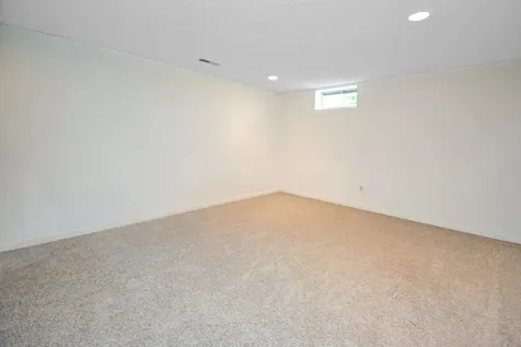 104 South Williamsburg Drive Bloomington IL 61704