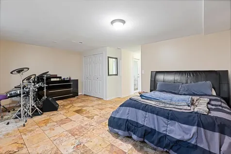 824 West Oakdale Avenue Chicago IL 60614