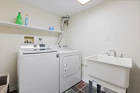 824 West Oakdale Avenue Chicago IL 60614