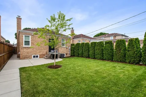 7254 North Osceola Avenue Chicago IL 60631