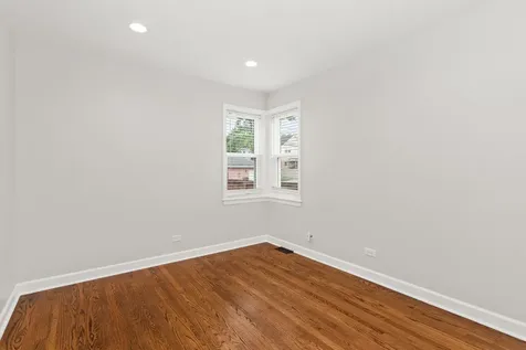 7254 North Osceola Avenue Chicago IL 60631