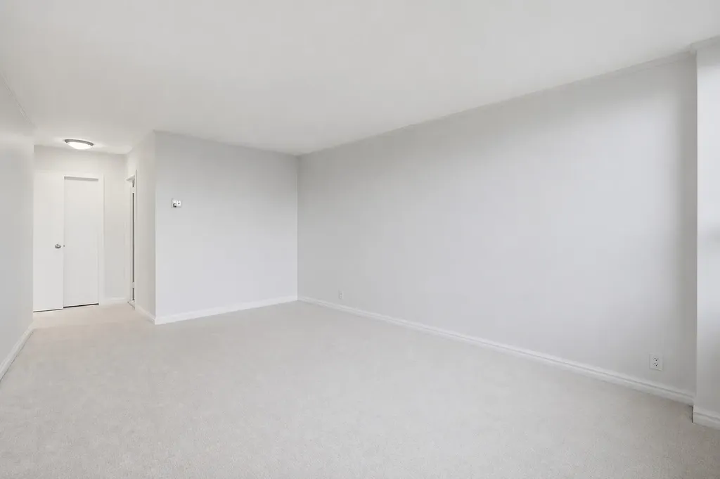 940 West Glenlake Avenue Chicago IL 60660