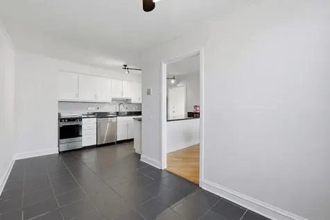 940 West Glenlake Avenue Chicago IL 60660