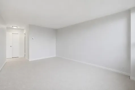 940 West Glenlake Avenue Chicago IL 60660