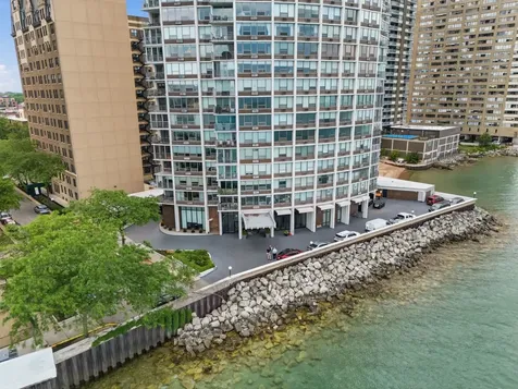 940 West Glenlake Avenue Chicago IL 60660