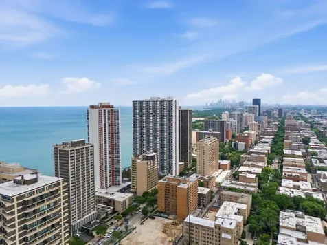 940 West Glenlake Avenue Chicago IL 60660