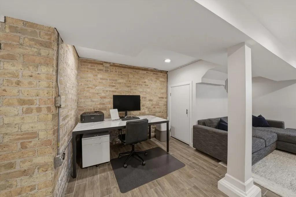 2234 North Racine Avenue Chicago IL 60614