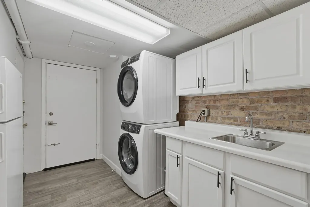 2234 North Racine Avenue Chicago IL 60614