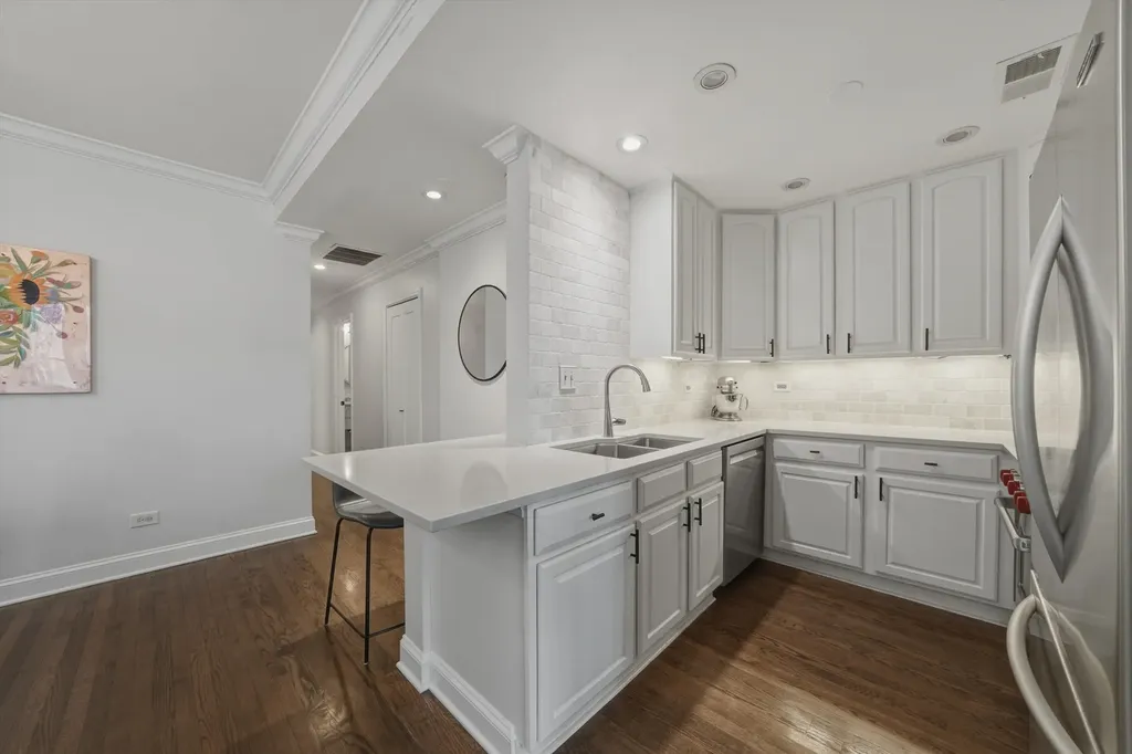 2234 North Racine Avenue Chicago IL 60614