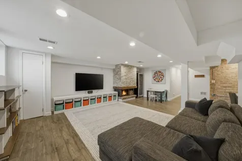 2234 North Racine Avenue Chicago IL 60614