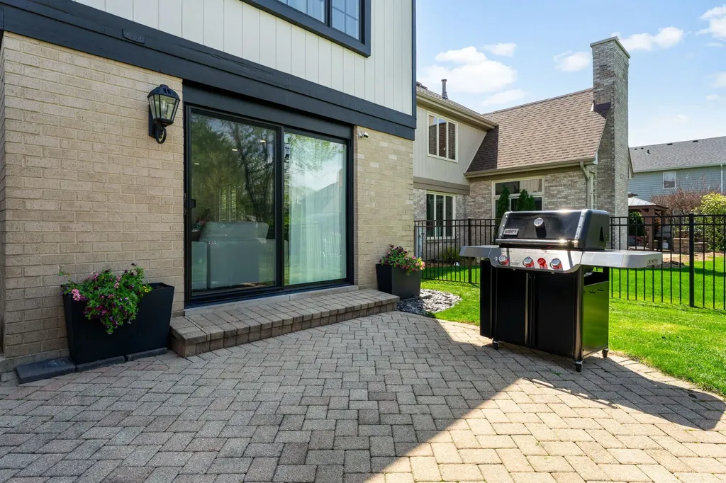 10728 Chaucer Drive Willow Springs IL 60480