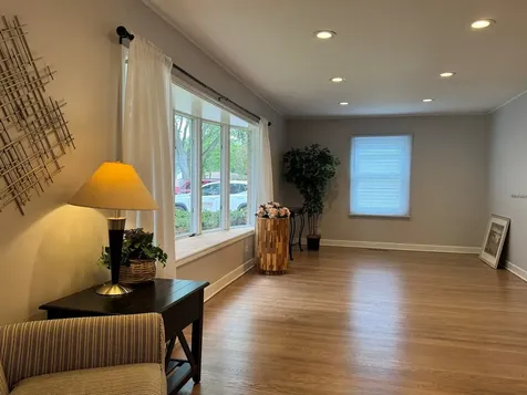 960 Alfini Drive Des Plaines IL 60016