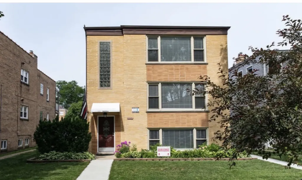 8224 Knox Avenue Skokie IL 60076