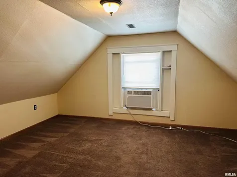 602 5TH Street Rock Island IL 61201