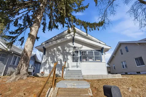 1117 19TH Avenue Rock Island IL 61201